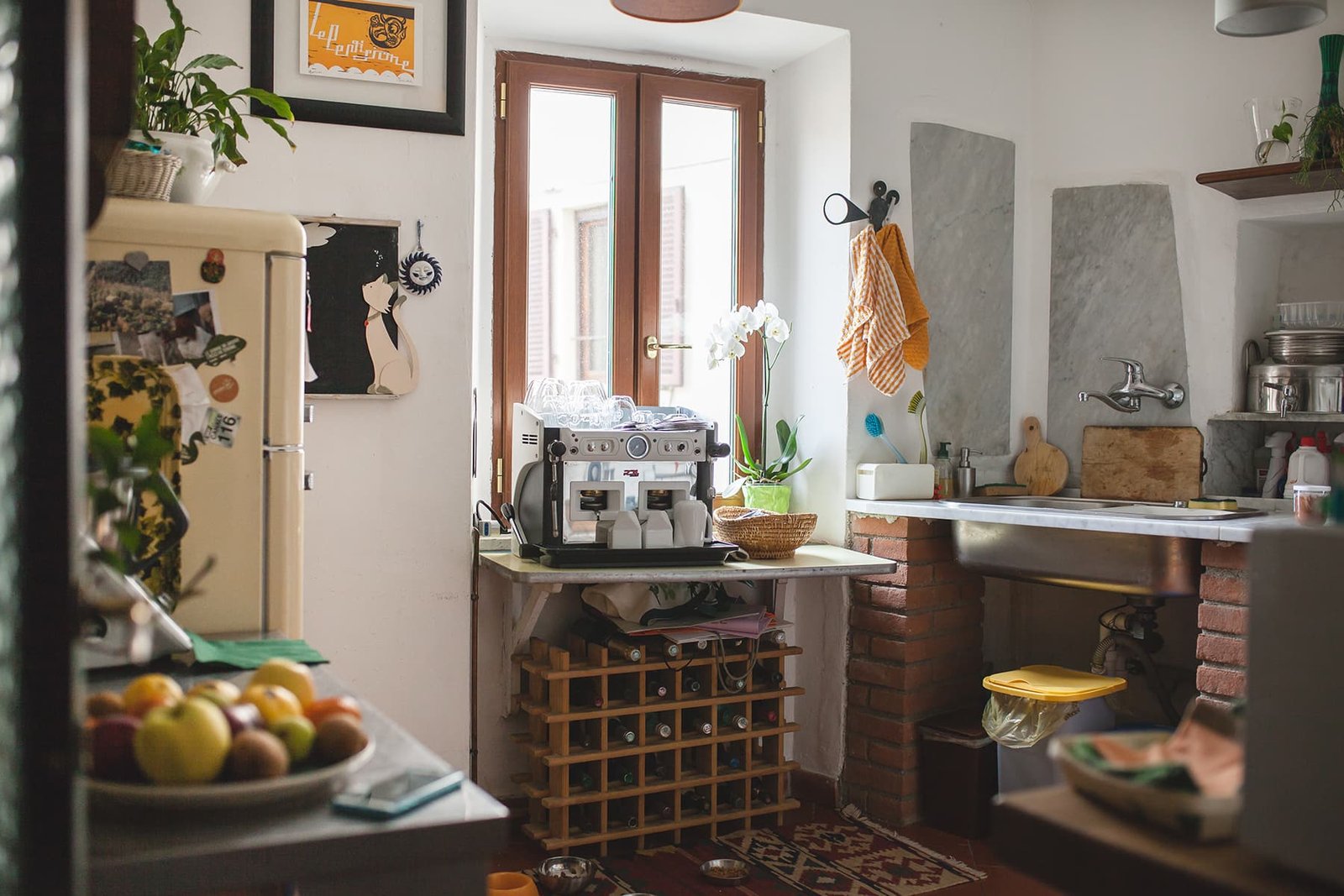 Vista interior de la cocina de Bevedetta en la Toscana
